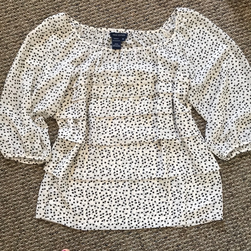 NWOT ruffled 🖤 top